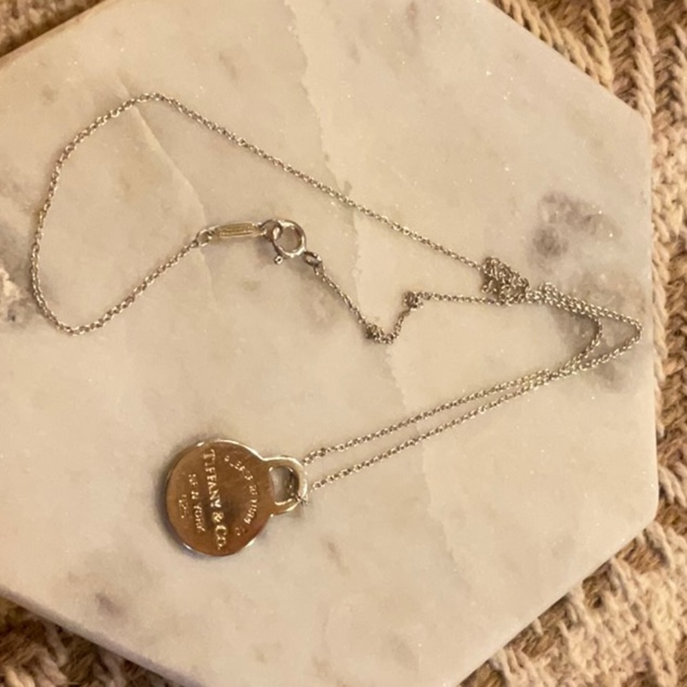 Return To Tiffany small charm necklace.